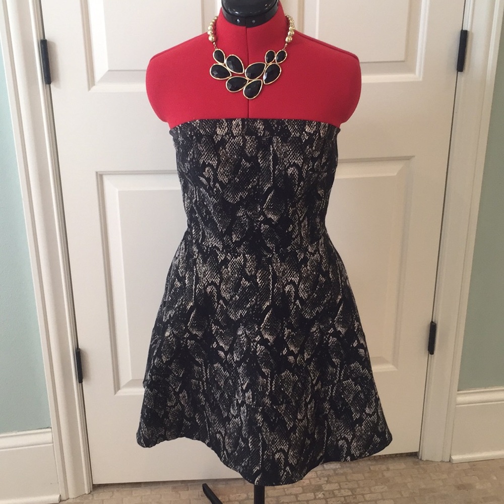 Express Snake Print Dress - Picture 3 of 5